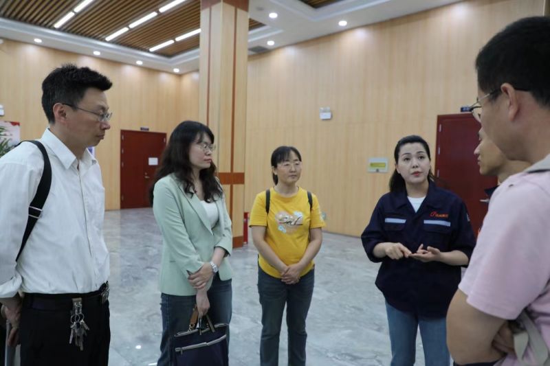 河南YTH2206游艇会集团与安阳工学院举行院企相助座谈会