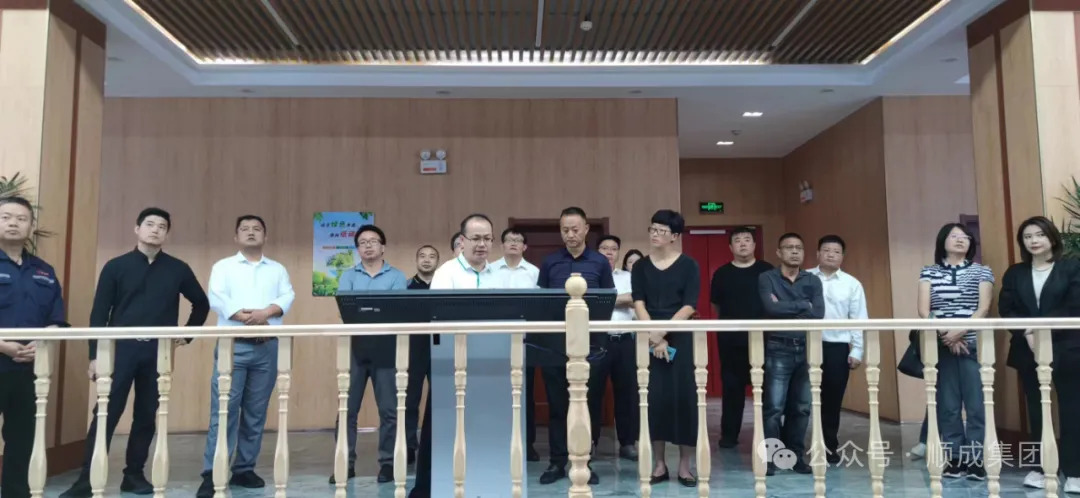 云南省曲靖市政府副市长吴静一行到YTH2206游艇会集团旅行考察
