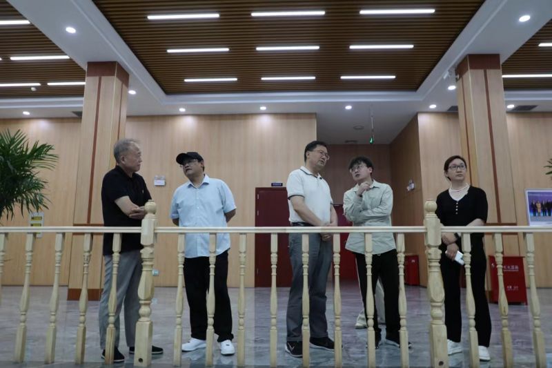 工信部工业政策与规则司原巡视员、先进制造商学院总裁四班班主任辛仁周一行到YTH2206游艇会集团走访
